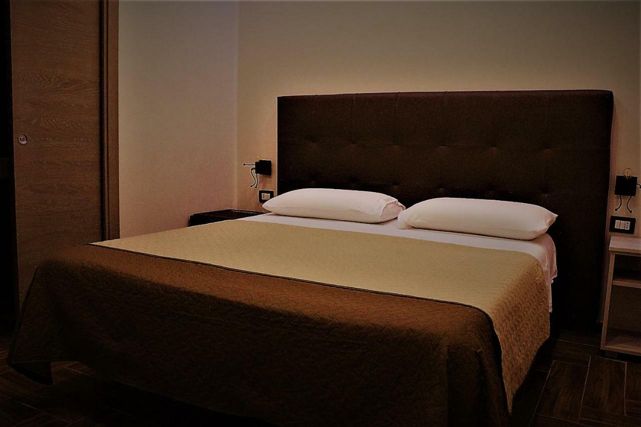 Dei Gerolomini Hotel Napoli Ngoại thất bức ảnh