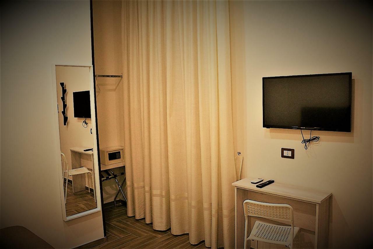 Dei Gerolomini Hotel Napoli Ngoại thất bức ảnh
